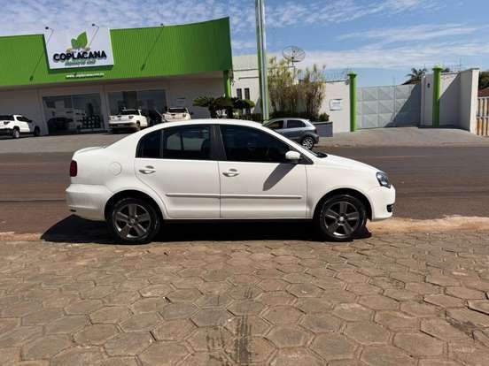 VOLKSWAGEN-POLO SEDAN-1.6 MI 8V FLEX 4P MANUAL VOLKSWAGEN-POLO SEDAN-2012