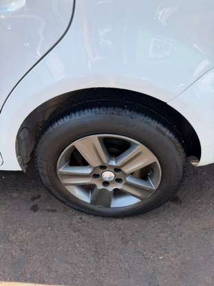 VOLKSWAGEN-POLO SEDAN-2012
