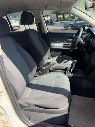 VOLKSWAGEN-POLO SEDAN-2012