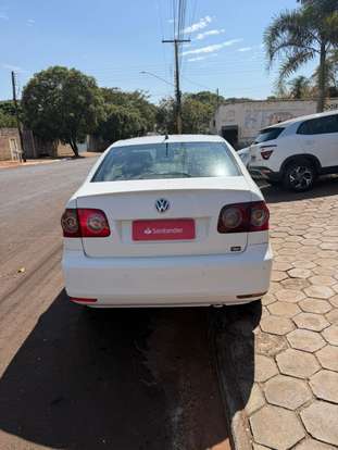 VOLKSWAGEN-POLO SEDAN-2012