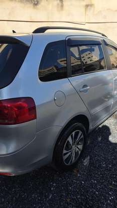 VOLKSWAGEN-SPACEFOX-2010