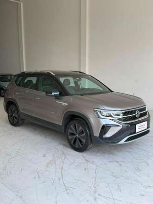 VOLKSWAGEN-TAOS-2021