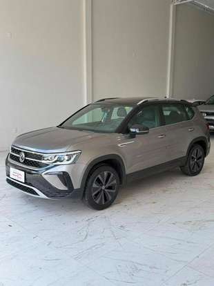 VOLKSWAGEN-TAOS-2021