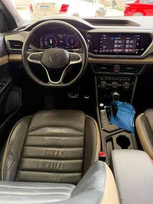 VOLKSWAGEN-TAOS-2021