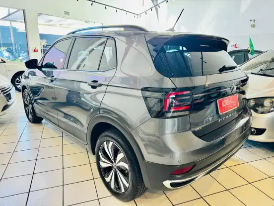VOLKSWAGEN-T-CROSS-2020
