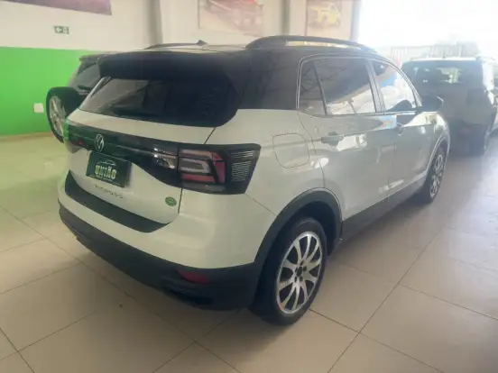 VOLKSWAGEN-T-CROSS-2022