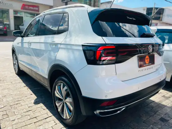 VOLKSWAGEN-T-CROSS-2019
