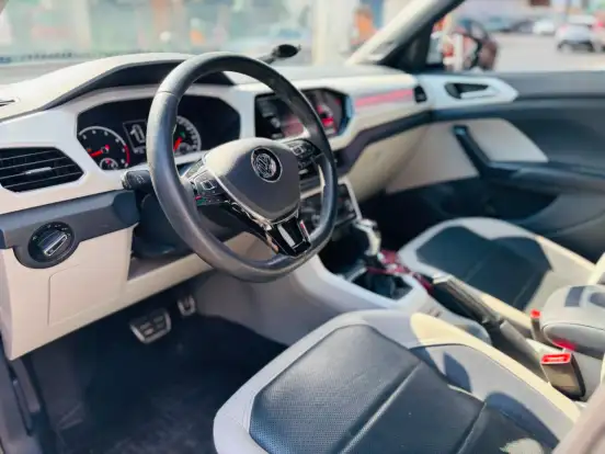 VOLKSWAGEN-T-CROSS-1.4 250 TSI TOTAL FLEX HIGHLINE AUTOMÁTICO VOLKSWAGEN-T-CROSS-2019