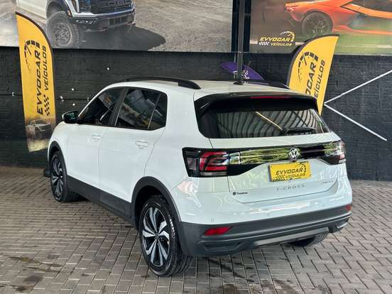 VOLKSWAGEN-T-CROSS-2022