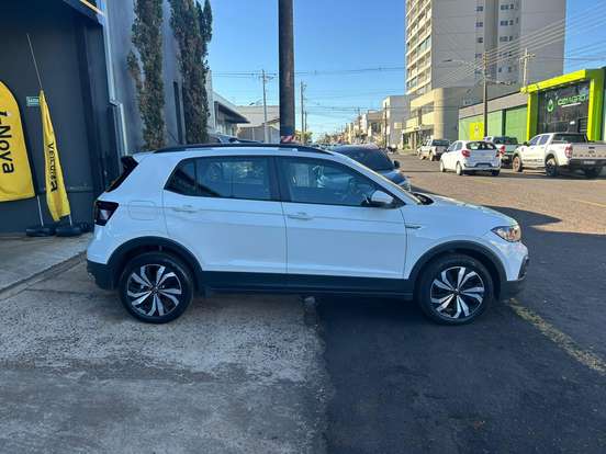VOLKSWAGEN-T-CROSS-1.0 200 TSI TOTAL FLEX COMFORTLINE AUTOMÁTICO VOLKSWAGEN-T-CROSS-2023