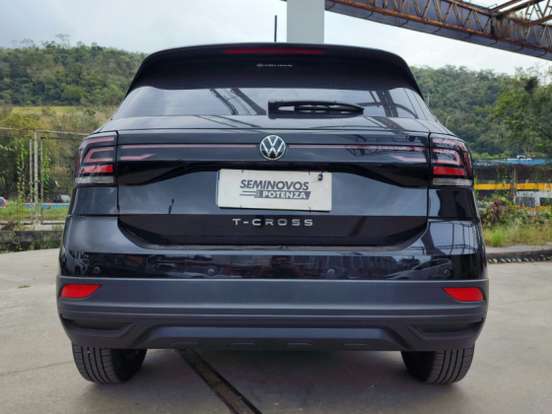 VOLKSWAGEN-T-CROSS-2021