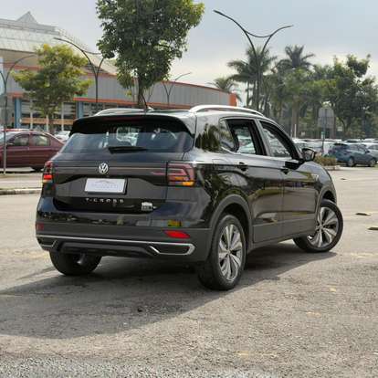VOLKSWAGEN-T-CROSS-2019