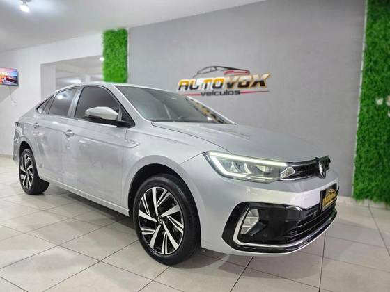 VOLKSWAGEN VIRTUS 1.0 200 TSI HIGHLINE AUTOMÁTICO