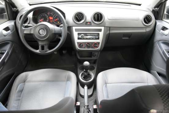 VOLKSWAGEN-VOYAGE-2015