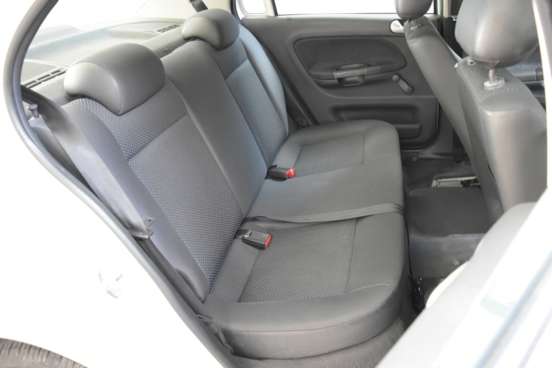 VOLKSWAGEN-VOYAGE-2015