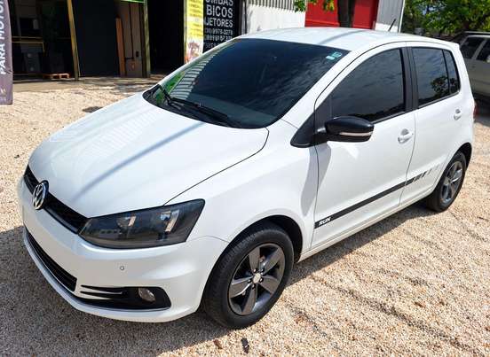 VOLKSWAGEN-FOX-2017