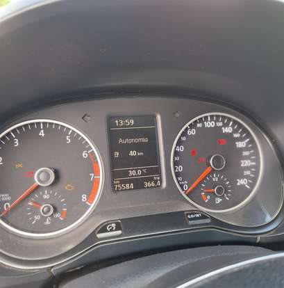 VOLKSWAGEN-FOX-2017