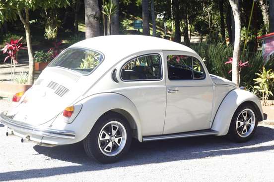 VOLKSWAGEN-FUSCA-1975