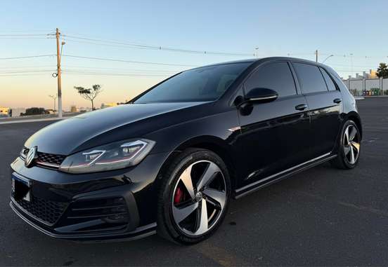 VOLKSWAGEN-GOLF-2019