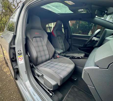 VOLKSWAGEN-GOLF-2026