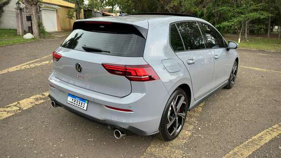 VOLKSWAGEN-GOLF-2026