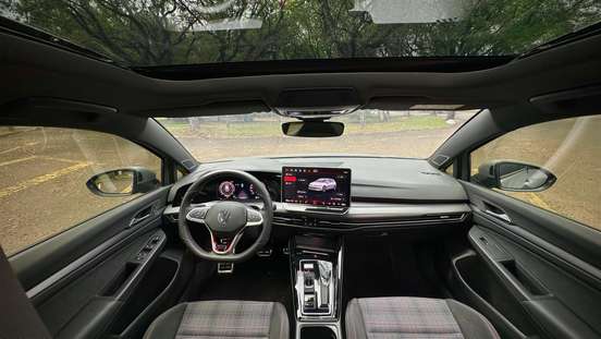 VOLKSWAGEN-GOLF-2026