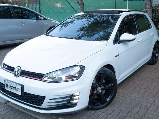VOLKSWAGEN-GOLF-2.0 TSI GTI 16V TURBO GASOLINA 4P AUTOMÁTICO VOLKSWAGEN-GOLF-2015