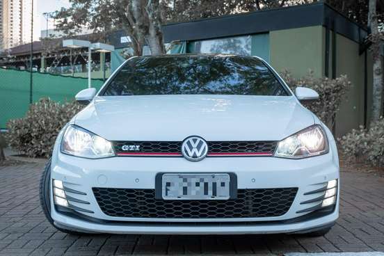 VOLKSWAGEN-GOLF-2.0 TSI GTI 16V TURBO GASOLINA 4P AUTOMÁTICO VOLKSWAGEN-GOLF-2015