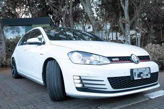 VOLKSWAGEN-GOLF-2015
