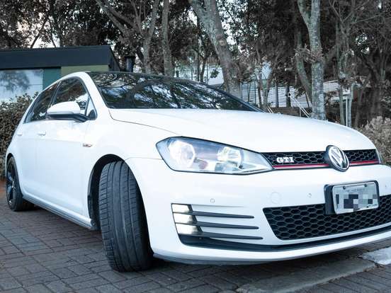 VOLKSWAGEN-GOLF-2.0 TSI GTI 16V TURBO GASOLINA 4P AUTOMÁTICO VOLKSWAGEN-GOLF-2015