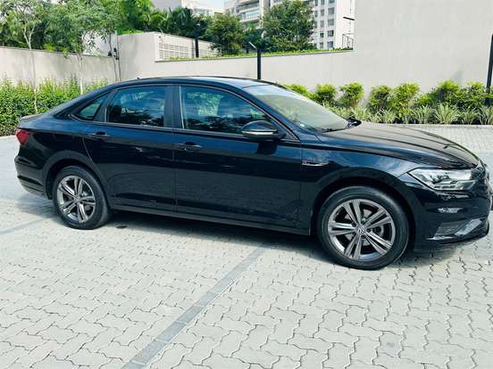 VOLKSWAGEN-JETTA-2019