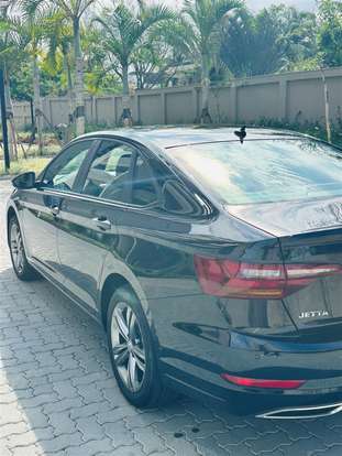 VOLKSWAGEN-JETTA-1.4 250 TSI TOTAL FLEX R-LINE TIPTRONIC VOLKSWAGEN-JETTA-2019