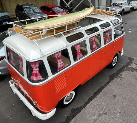 VOLKSWAGEN-KOMBI-1974