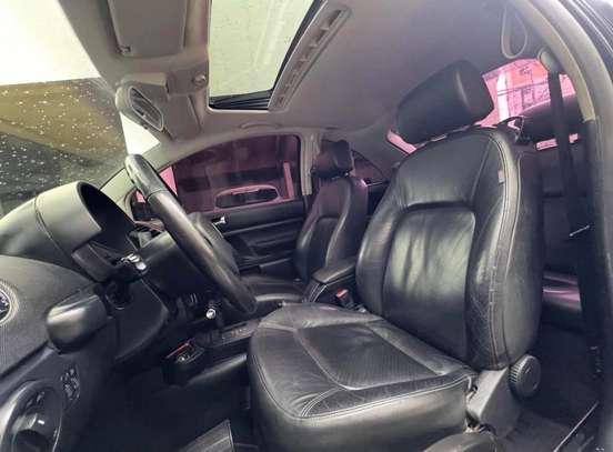 VOLKSWAGEN-NEW BEETLE-2009