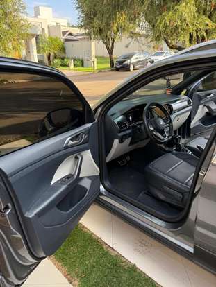 VOLKSWAGEN-T-CROSS-2023
