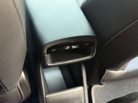 VOLVO-EX30-2024