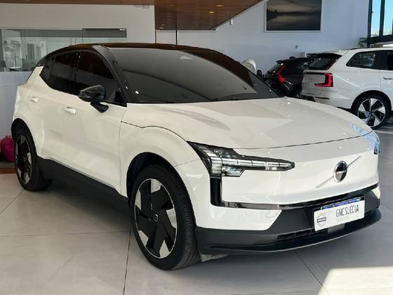 VOLVO EX30 69 KW ELÉTRICO PLUS