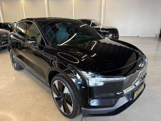 VOLVO-EX30-2024