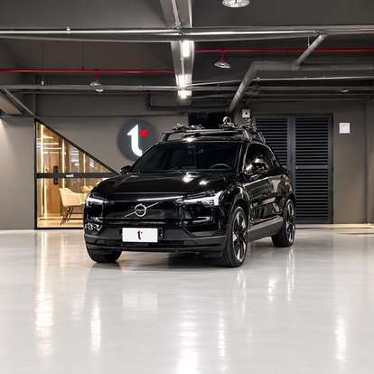 VOLVO-EX30-2024