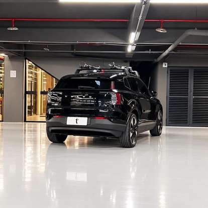 VOLVO-EX30-2024