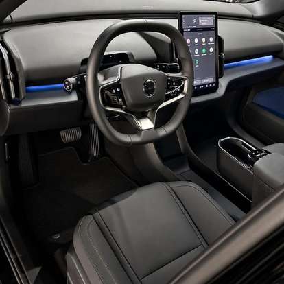 VOLVO-EX30-2024