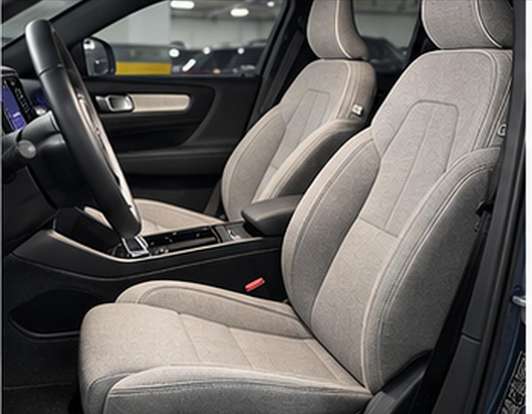 VOLVO-EX40-2025