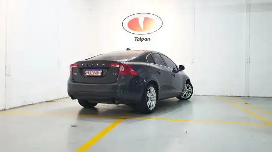 VOLVO-S60-2011