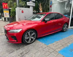VOLVO S60 2.0 T8 R-DESIGN HÍBRIDO 4P AUTOMÁTICO VOLVO S60 2.0 T8 R-DESIGN HÍBRIDO 4P AUTOMÁTICO