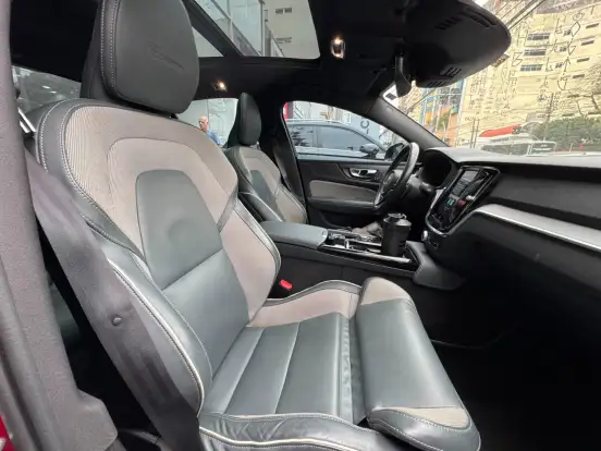 VOLVO-S60-2019