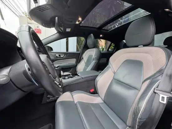 VOLVO-S60-2.0 T8 R-DESIGN HÍBRIDO 4P AUTOMÁTICO VOLVO-S60-2019