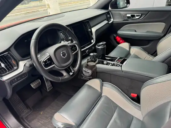 VOLVO-S60-2.0 T8 R-DESIGN HÍBRIDO 4P AUTOMÁTICO VOLVO-S60-2019