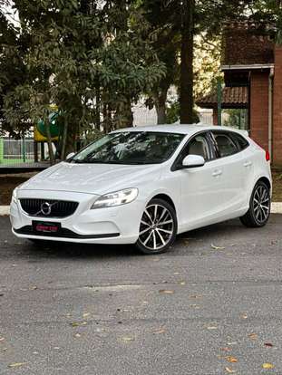 VOLVO-V40-2.0 T4 MOMENTUM GASOLINA 4P AUTOMÁTICO VOLVO-V40-2017