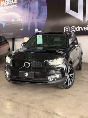 VOLVO-XC40-2020
