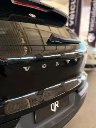 VOLVO-XC40-2020